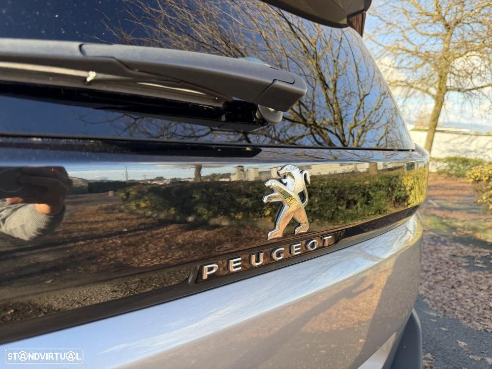 Peugeot 5008 1.2 Hybrid Allure Pack e-DCS6 - 16