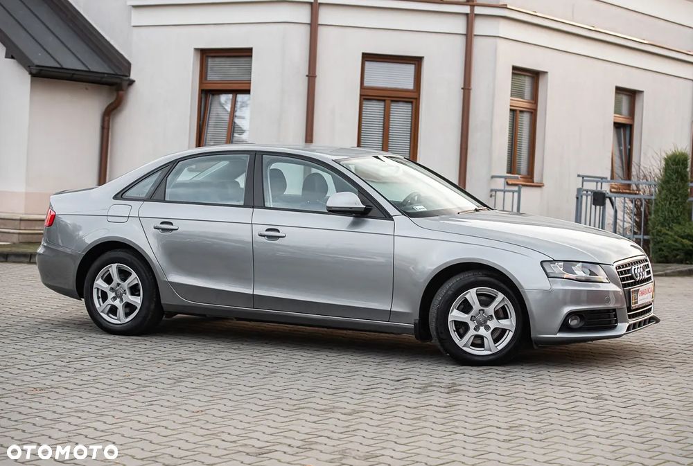 Audi A4 Limousine - 5