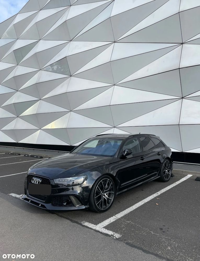 Audi RS6 Avant - 32
