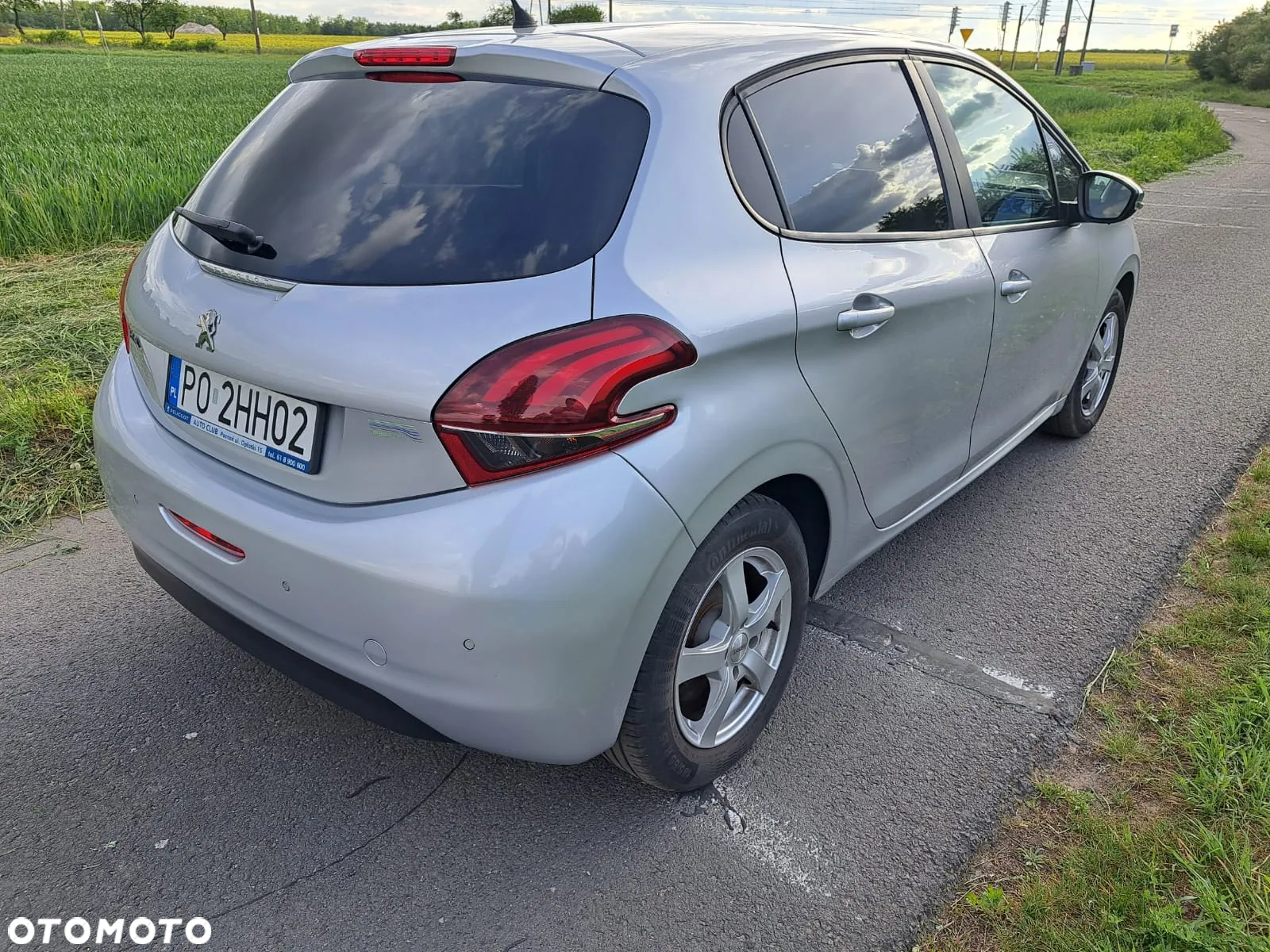 Peugeot 208 1.2 PureTech Allure - 6