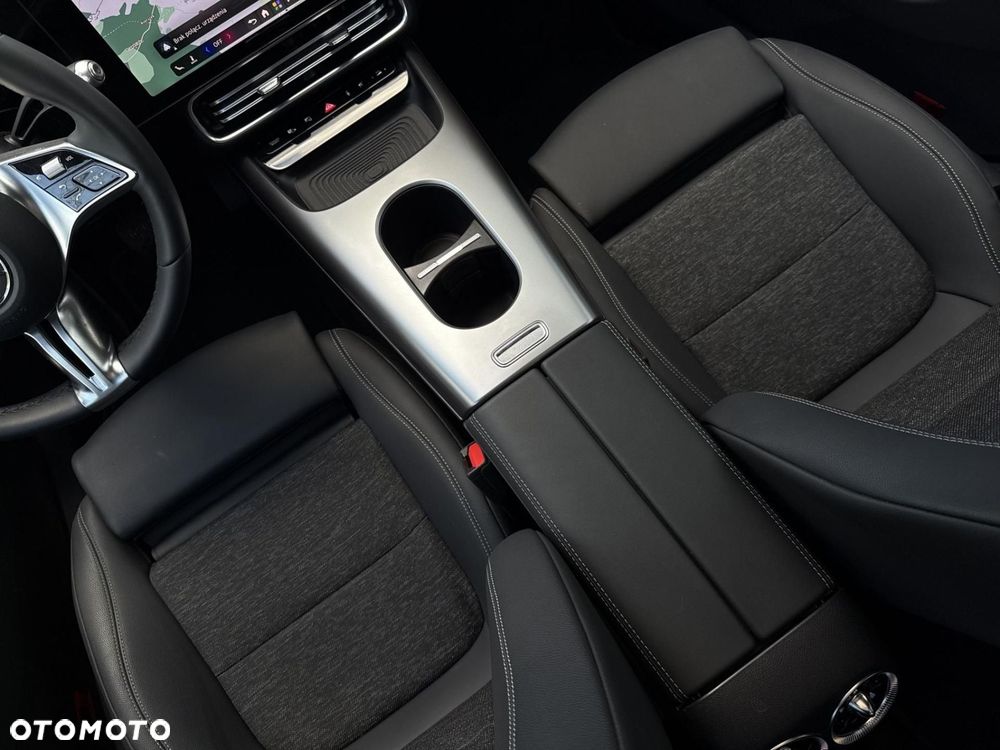 Mercedes-Benz CLA 200 mHEV 8G-DCT - 17