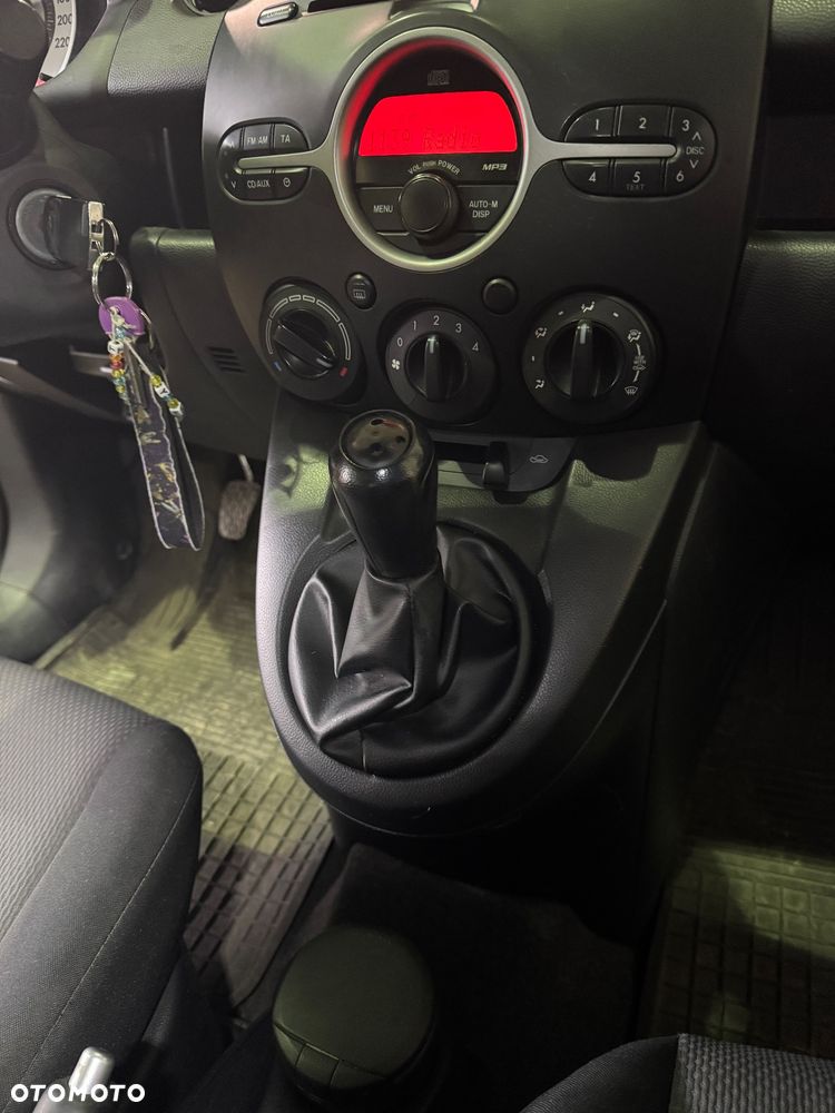 Mazda 2 - 21