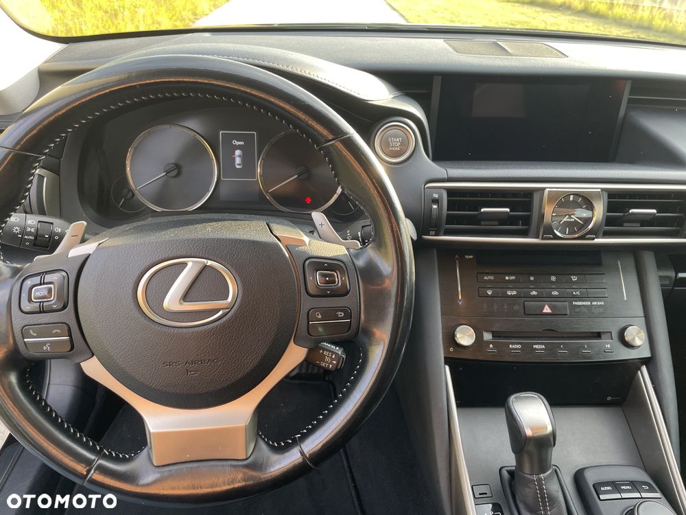 Lexus IS 200t / 300 Elegance - 15
