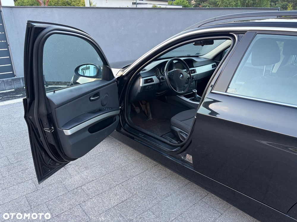 BMW Seria 3 325i - 7