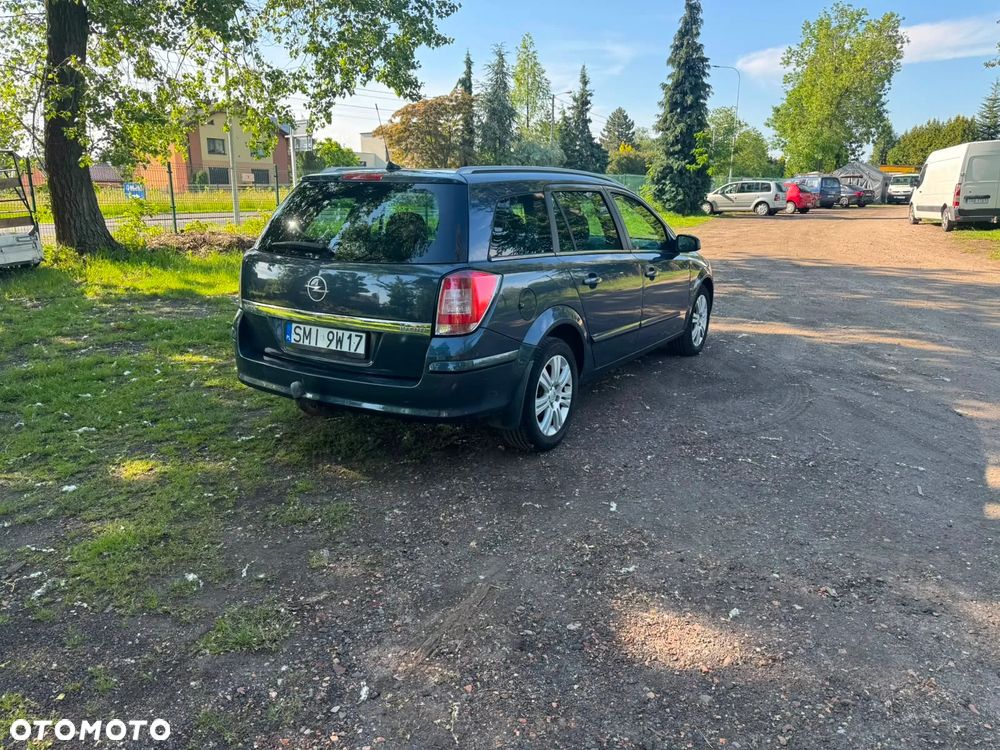 Opel Astra 1.9 CDTI Cosmo - 3