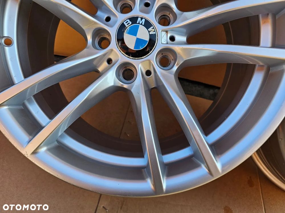 (F103) BMW OE M3 F80 M4 F82 F83 F30 F31 F32 M-Pakiet / 2284905 / 8,5Jx18 IS27 5x120 - 4