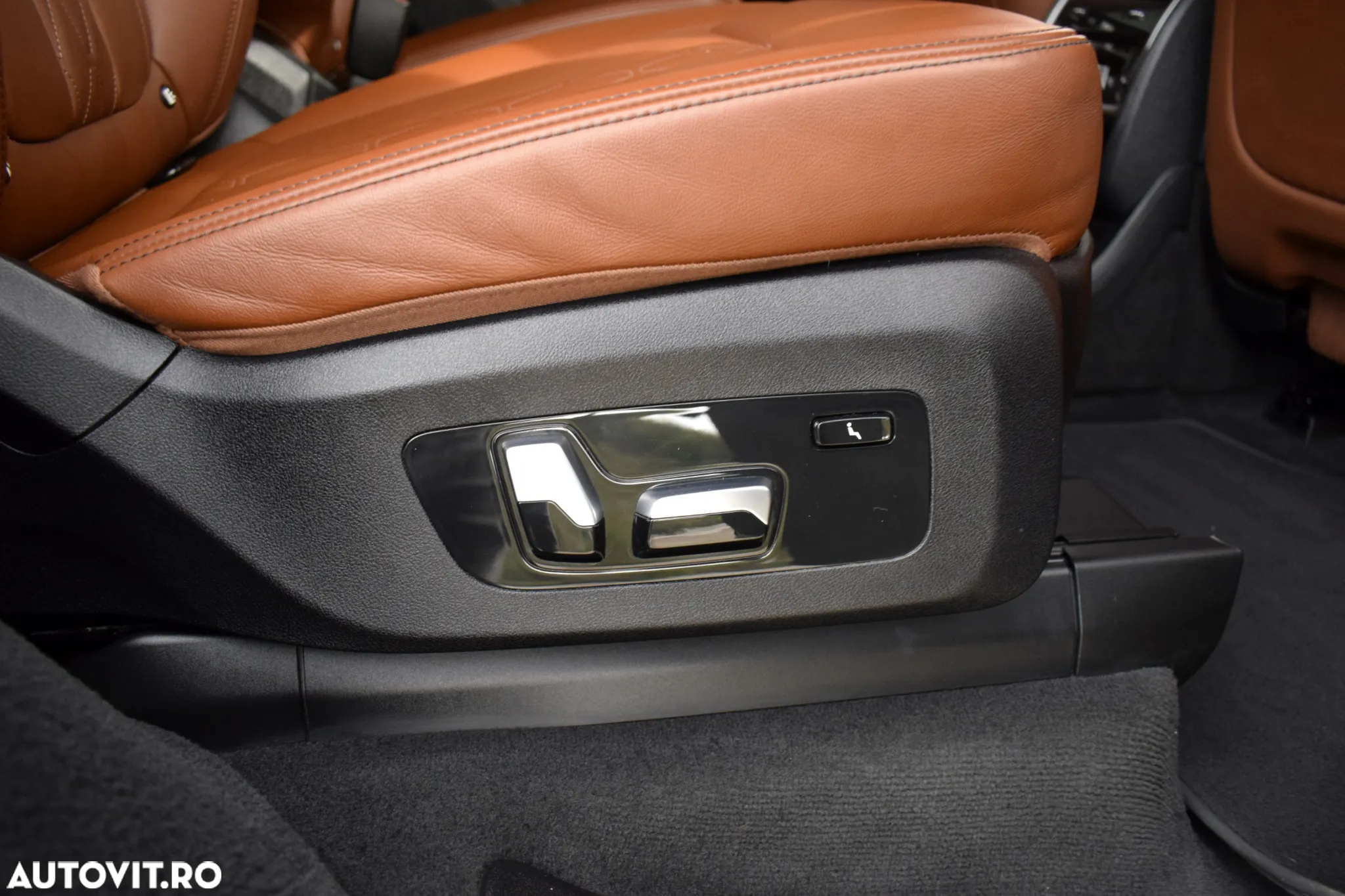 BMW X7 M60i xDrive AT MHEV - 33