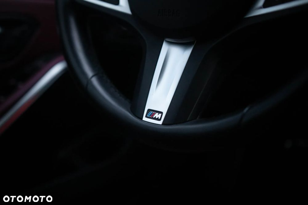 BMW Seria 3 330i xDrive M Sport - 28