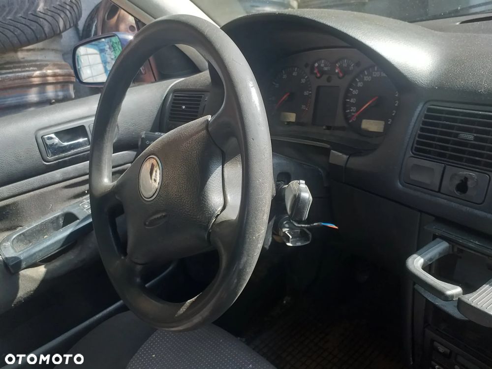 Auto na części - Volkswagen Golf benzyna Silnik Skrzynia Drzwi Maska Klapa Błotnik Zderzak Lampa Szyba Klamka Lusterko Deska Kokpit - 7