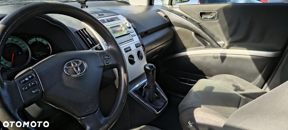 Toyota Corolla Verso 2.0 D-4D Sol - 30
