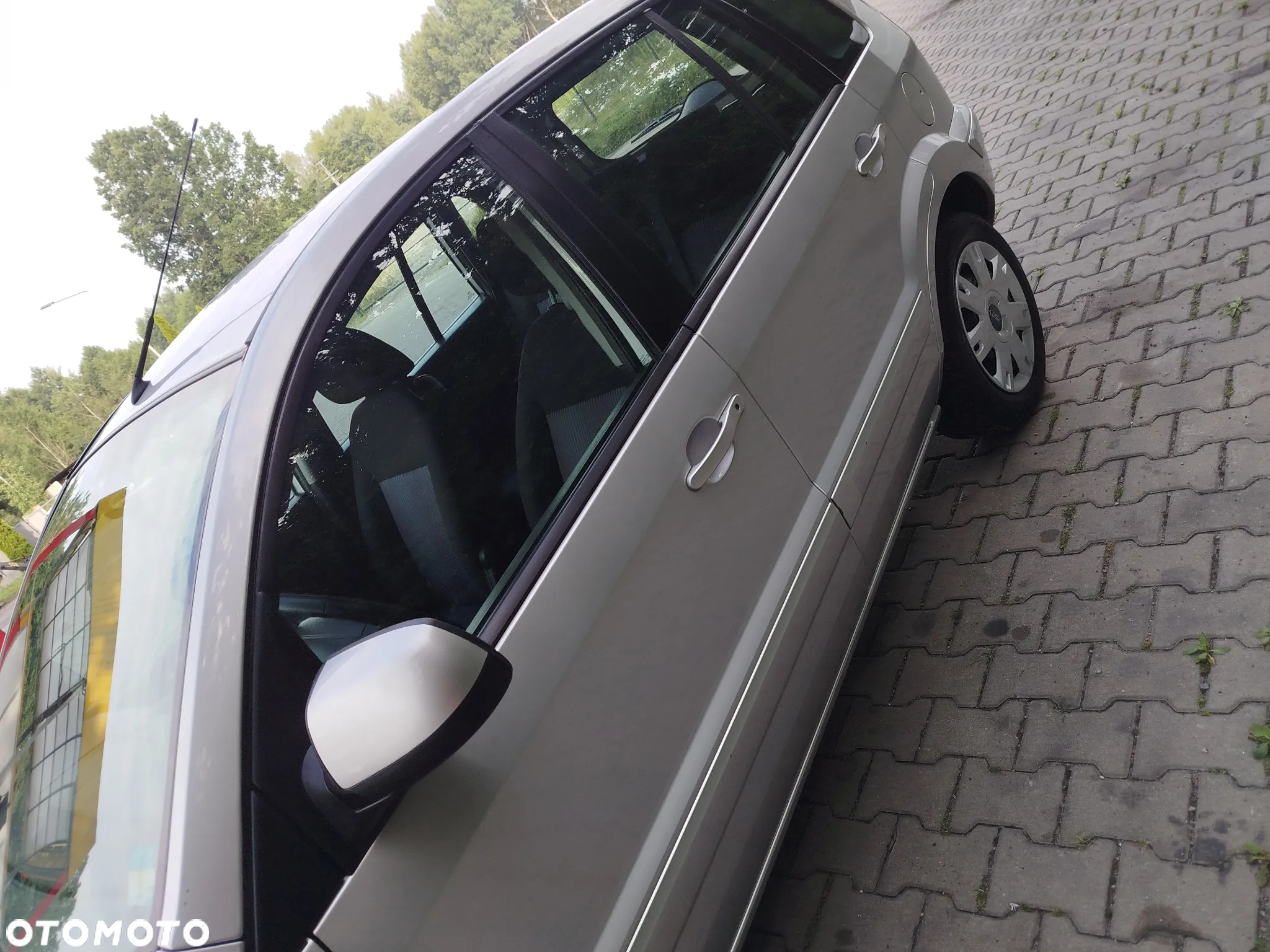 Ford Fusion 1.6 Elegance - 12