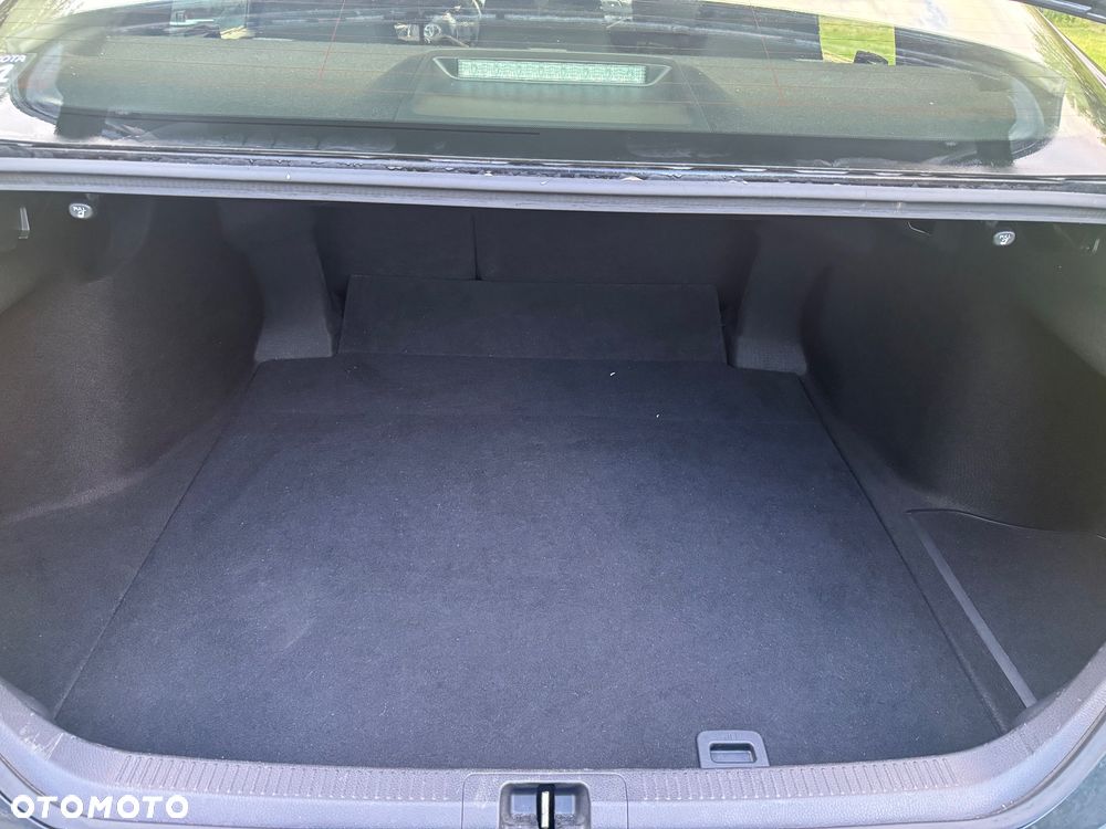 Toyota Camry 2.5 Hybrid Comfort CVT - 15