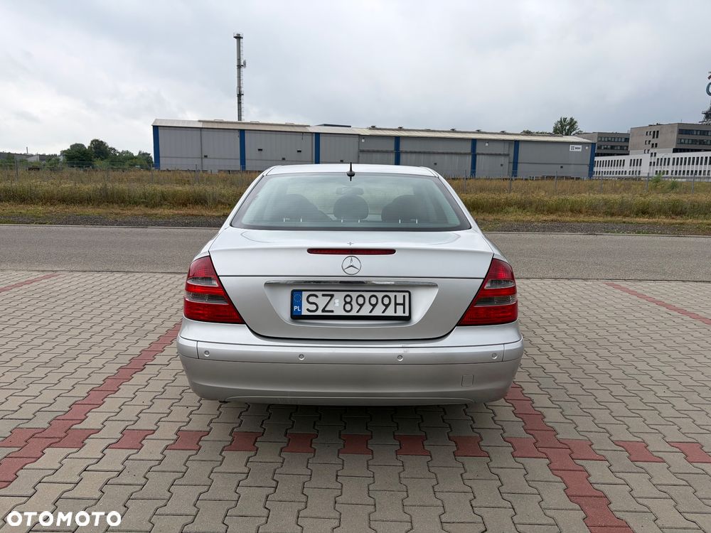 Mercedes-Benz Klasa E 200 CDI Classic - 21