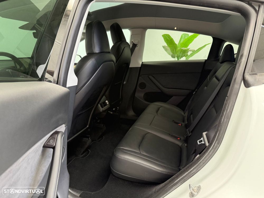 Tesla Model Y Performance Dual Motor AWD - 9