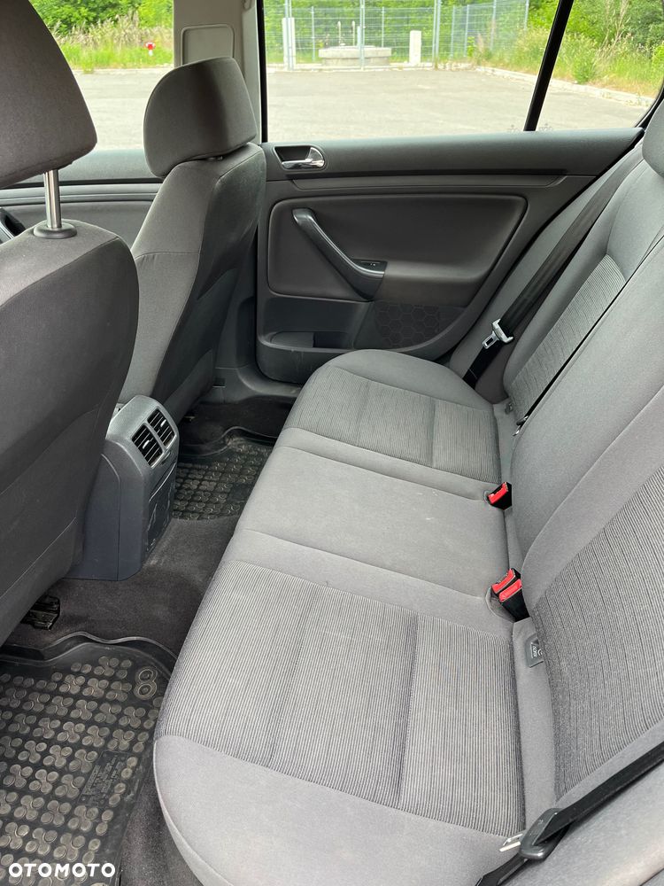 Volkswagen Golf - 5