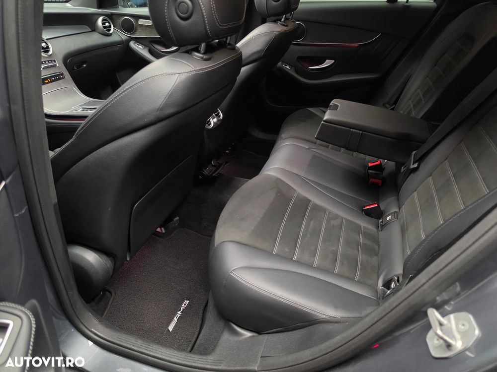 Mercedes-Benz GLC 300 e 4Matic 9G-TRONIC AMG Line Plus - 24