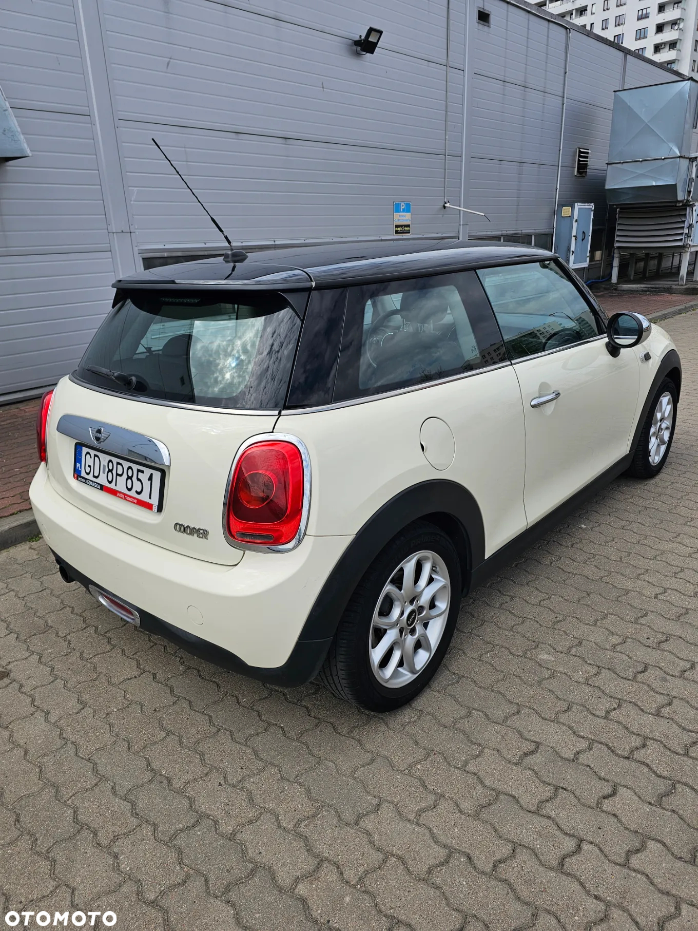 MINI Cooper Standard - 4