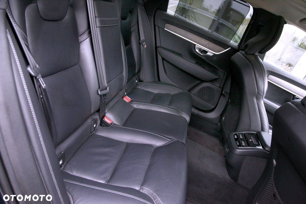 Volvo V90 D5 SCR AWD Momentum Pro - 19