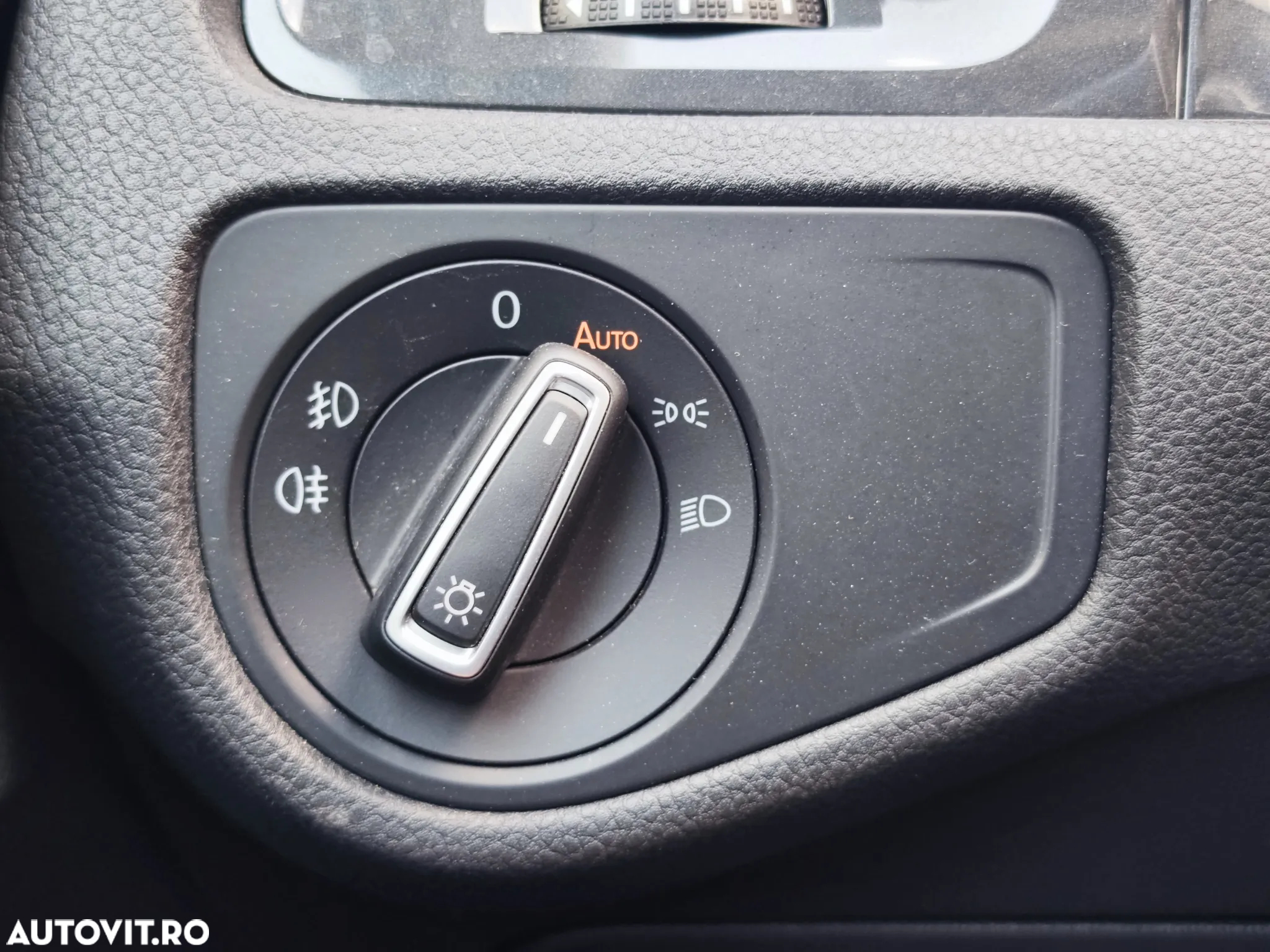 Volkswagen Golf 1.6 TDI DSG Comfortline - 27