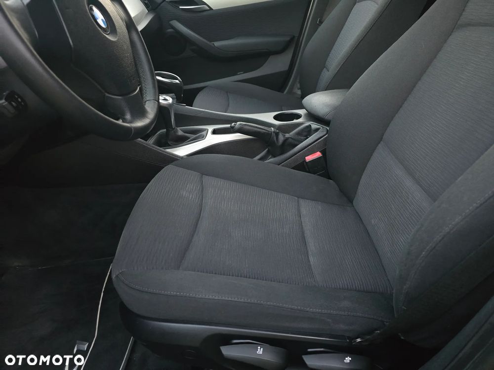 BMW X1 sDrive18d xLine - 23
