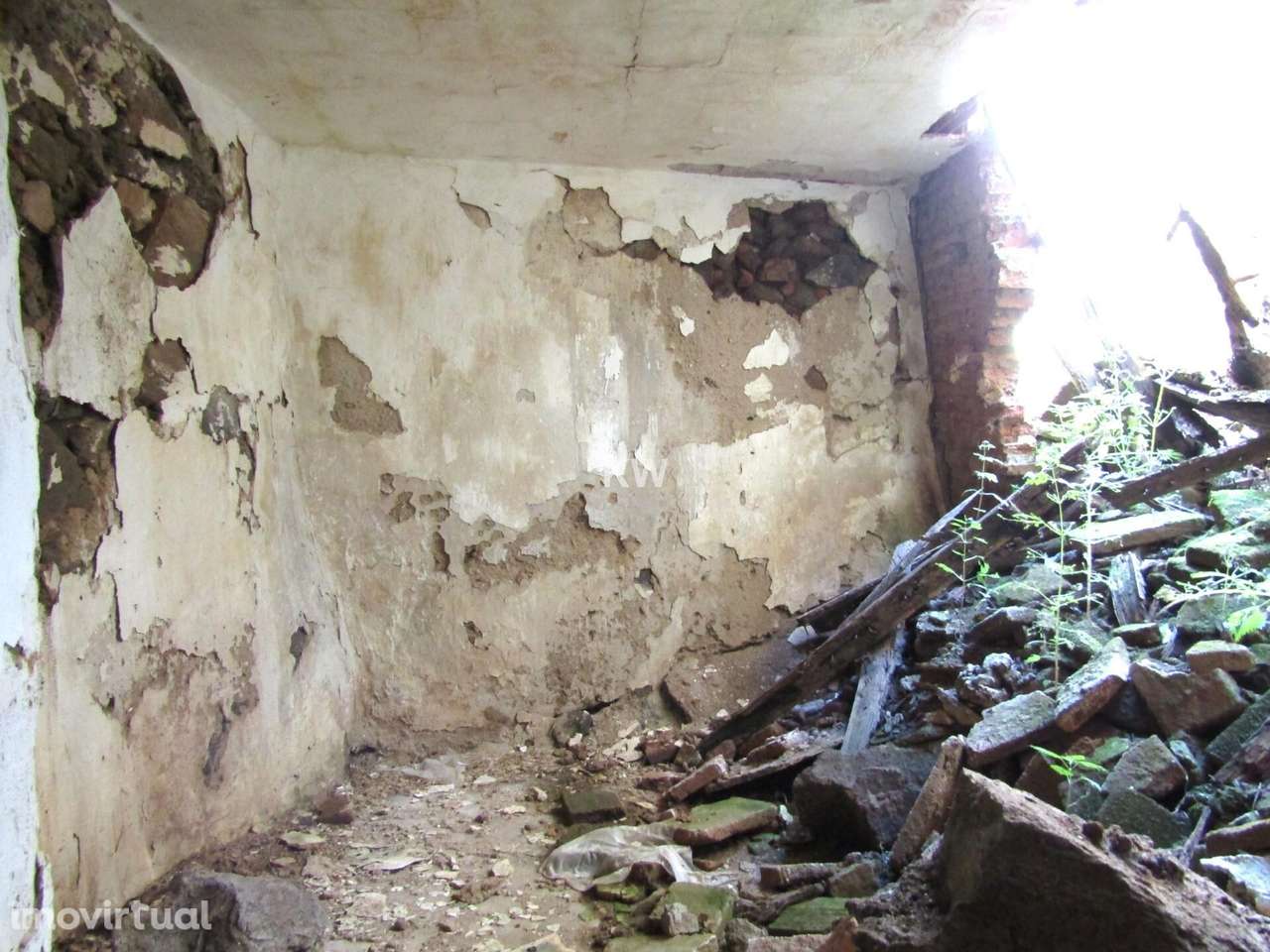 Casa de aldeia para recuperar com + - 100m2 área bruta - Grande imagem: 4/27