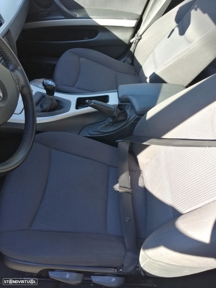BMW 318 d LifeStyle - 4