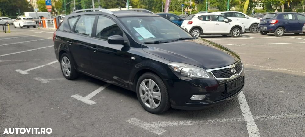 Kia Ceed - 4