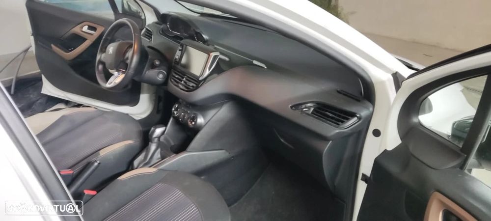 Peugeot 208 PureTech 82 Allure - 28