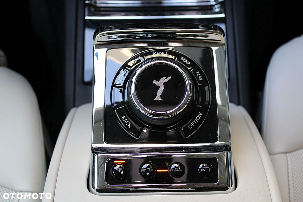 Rolls-Royce Phantom Standard - 24