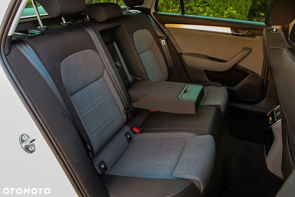 Skoda Superb 2.0 TDI DSG Style - 18