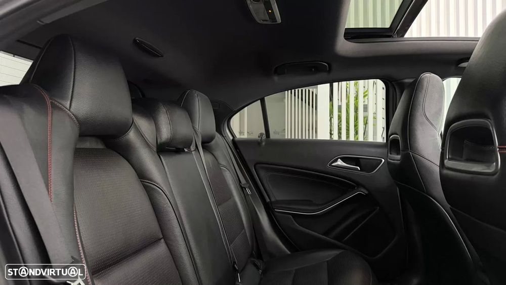 Mercedes-Benz A 180 CDI (BlueEFFICIENCY) 7G-DCT AMG Sport - 29