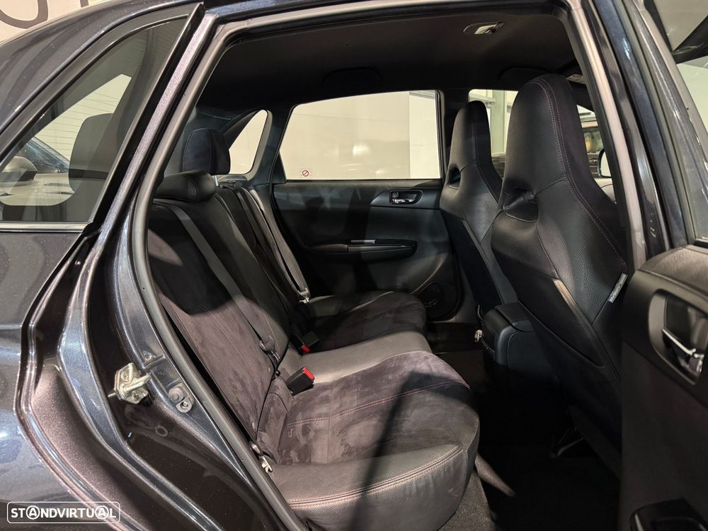 Subaru Impreza 2.5 WRX STi - 27