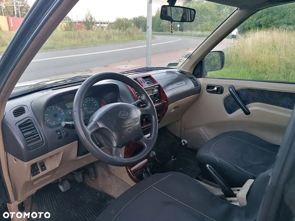 Nissan Terrano - 3