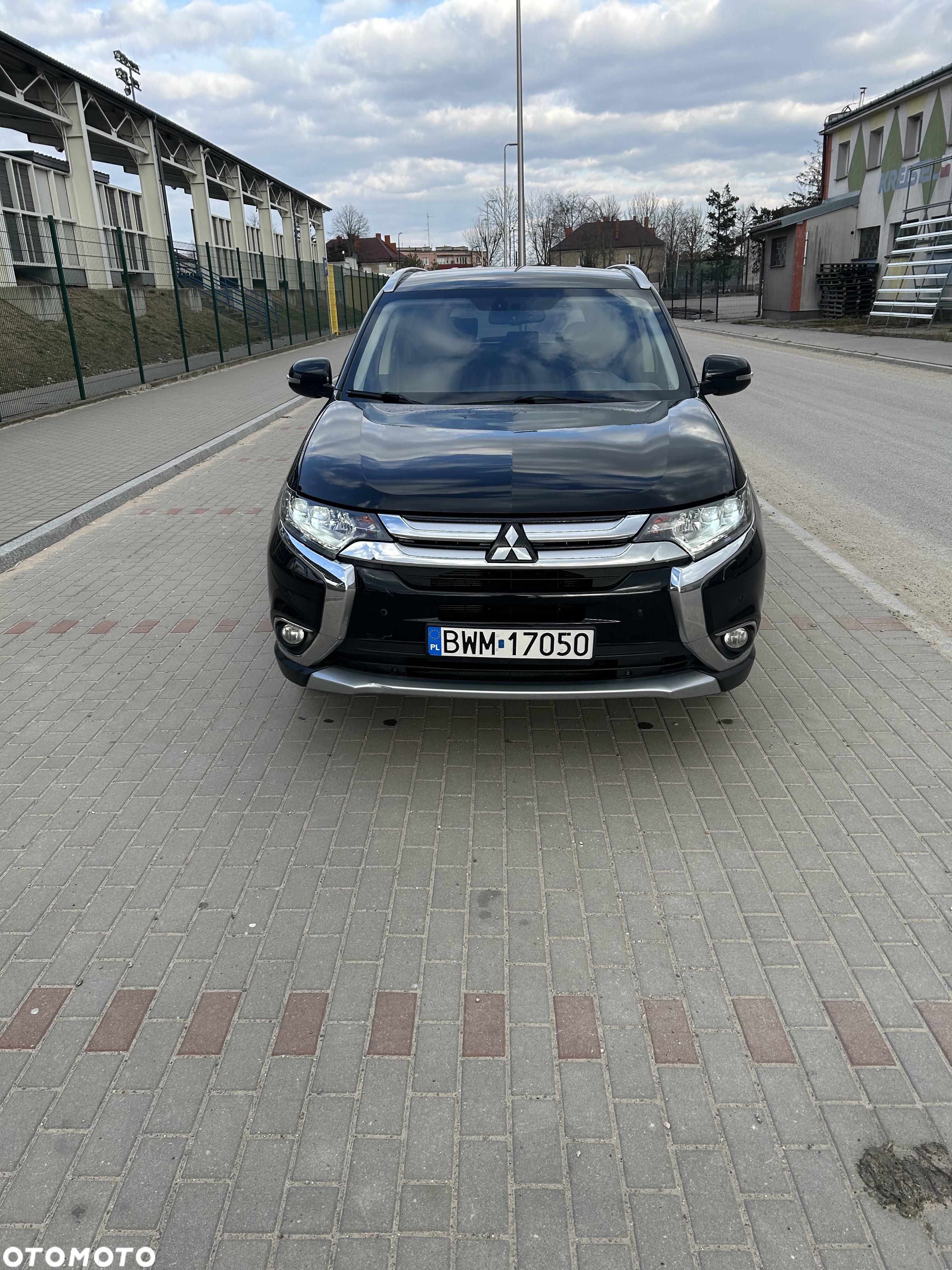 Mitsubishi Outlander 2.0 Intense + 4WD CVT - 9