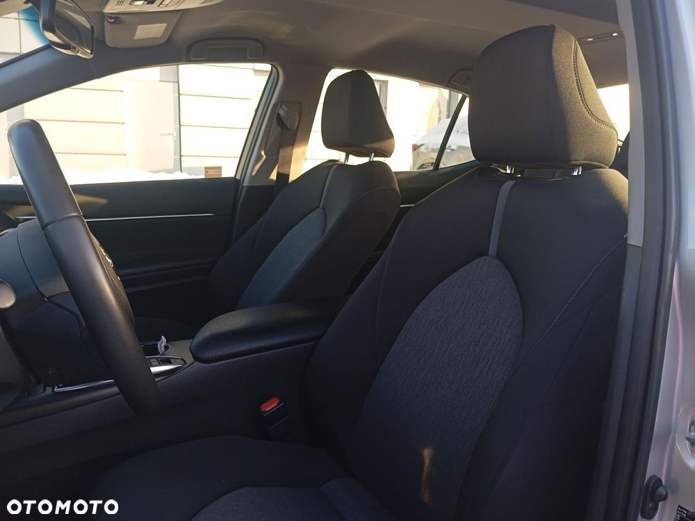 Toyota Camry 2.5 Hybrid Comfort CVT - 18