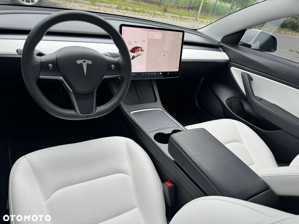Tesla Model 3 - 14