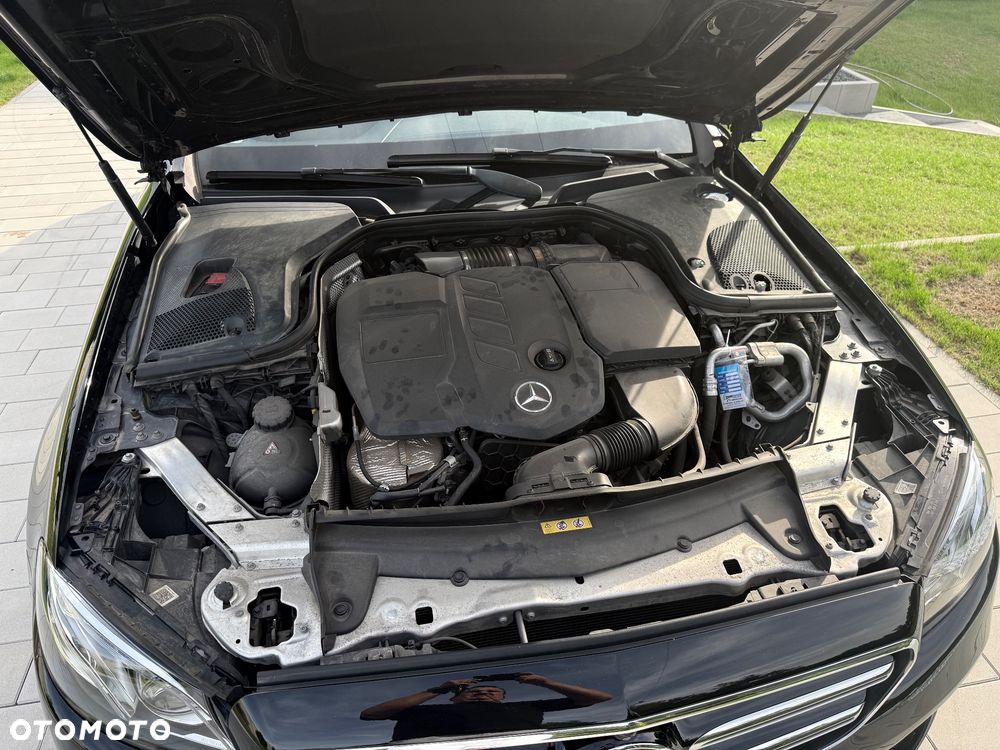Mercedes-Benz Klasa E 220 d 9G-TRONIC - 19