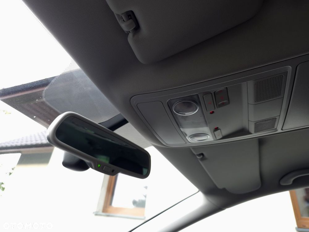 Volkswagen Sharan 2.0 TDI Comfortline - 24