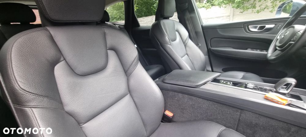 Volvo XC 60 ver-b4-d-momentum-pro - 32