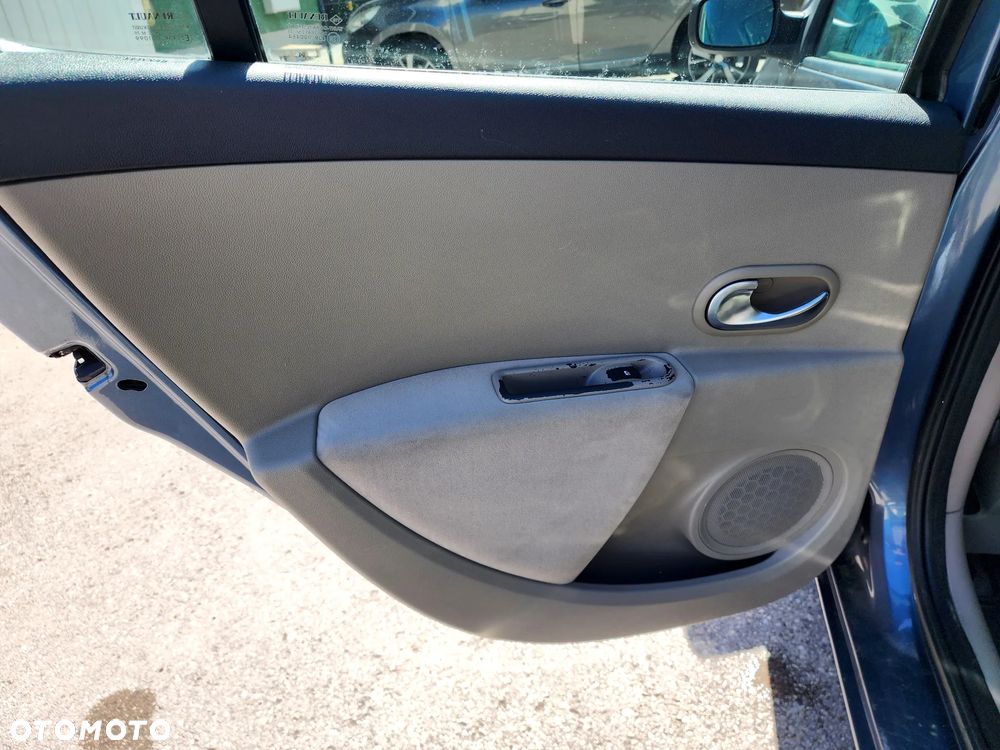 Renault Clio - 27
