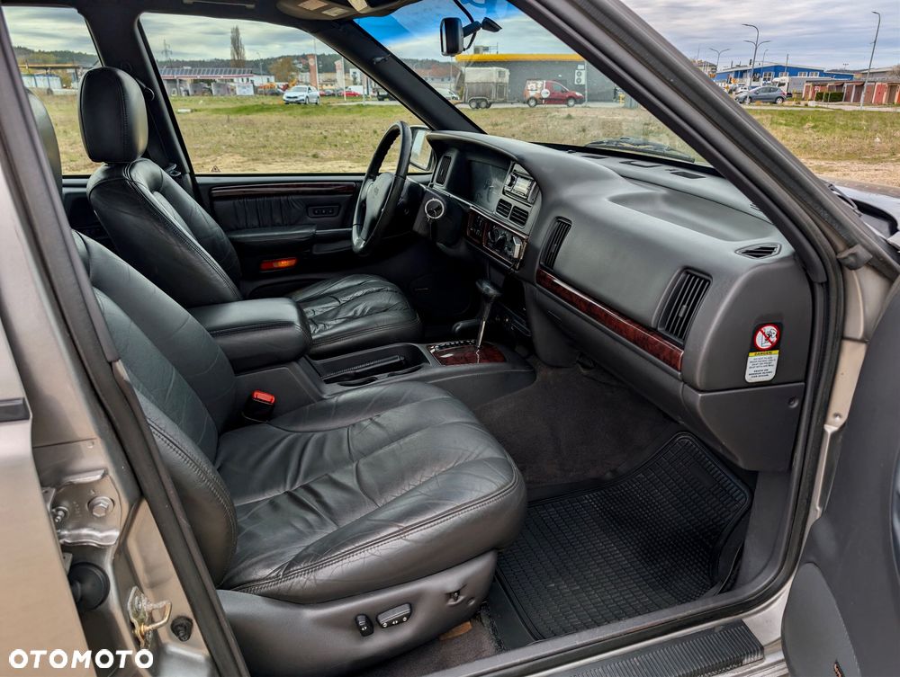 Jeep Grand Cherokee 5.9 Limited - 36