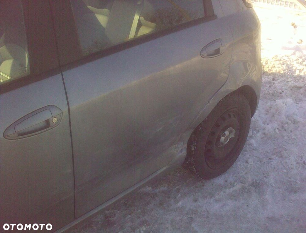 Fiat Punto Evo 1.4 8V Estiva Blue&Me - 28