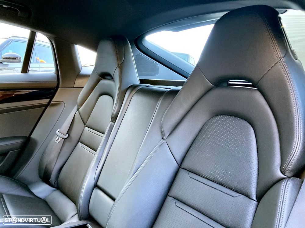 Porsche Panamera 4 E-Hybrid - 29