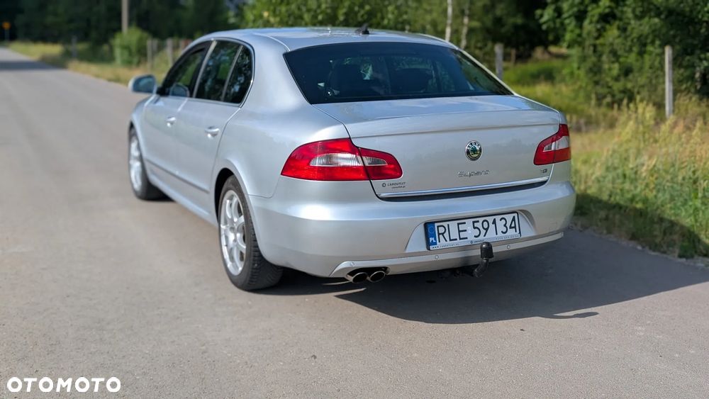 Skoda Superb 2.0 TDI Elegance Outdoor - 4