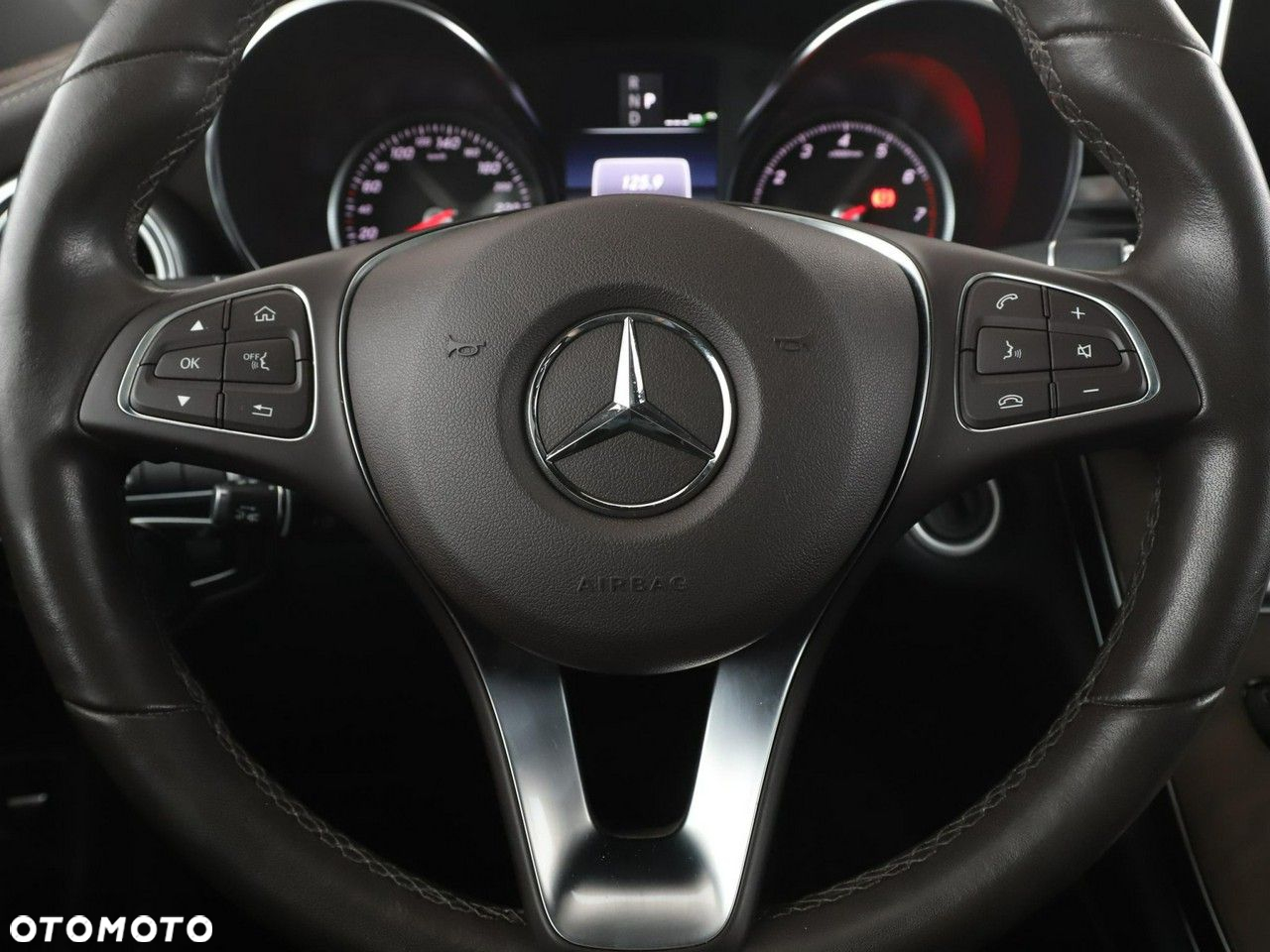 Mercedes-Benz GLC - 21