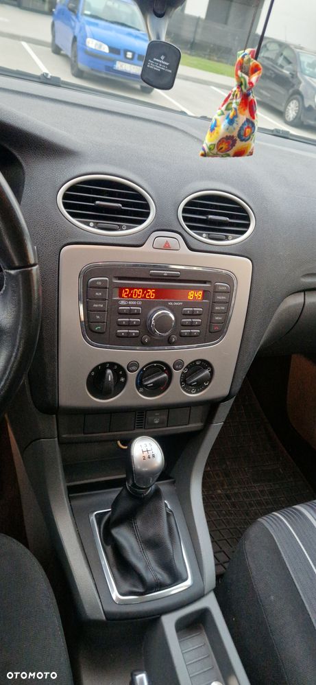 Ford Focus 1.6 Trend - 9