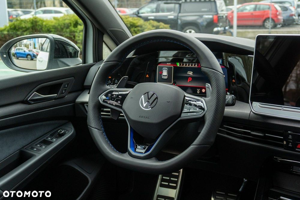 Volkswagen Golf - 31