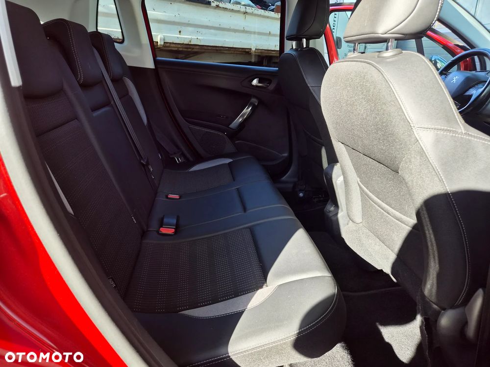 Peugeot 2008 BlueHDi FAP 120 STOP & START Allure - 23