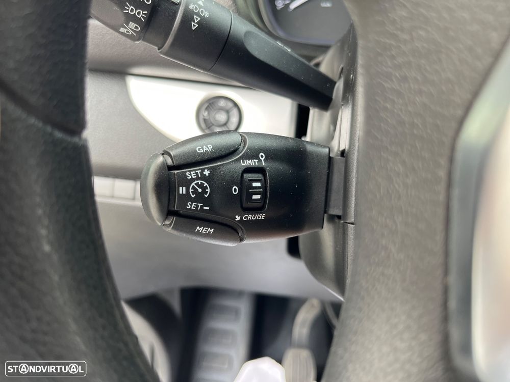 Opel Vivaro 2.0 CDTI 6 lugares Versão Longa - 42