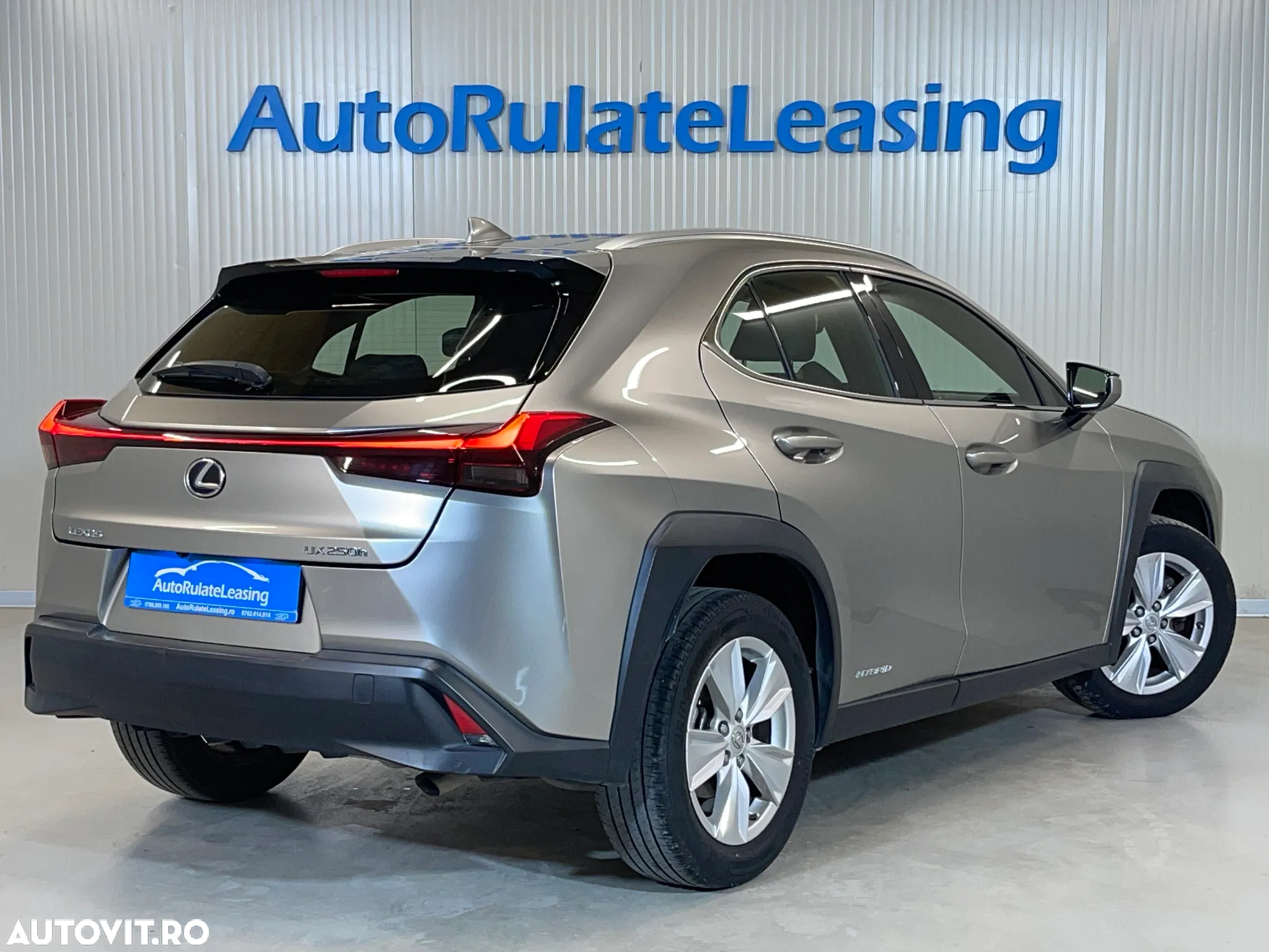Lexus UX 250h 2.0L HEV 20H- (178 HP) 4X2 CVT Business - 3